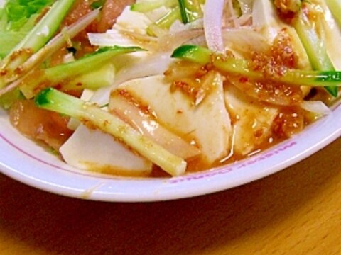 豆腐や冷麺にあう、ピリ辛ゴマ風味のドレッシング